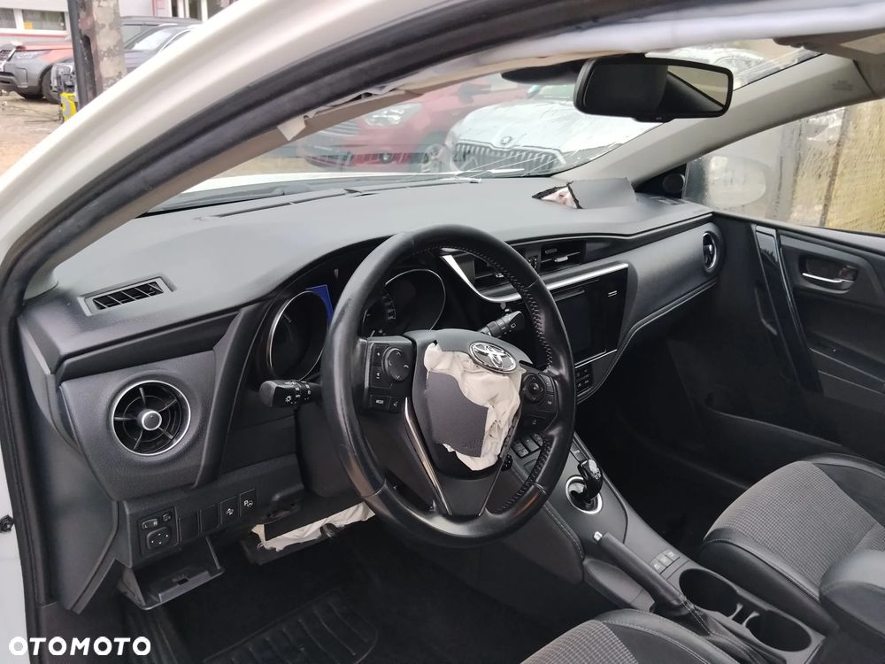 Toyota Auris Hybrid 135 Premium - 17