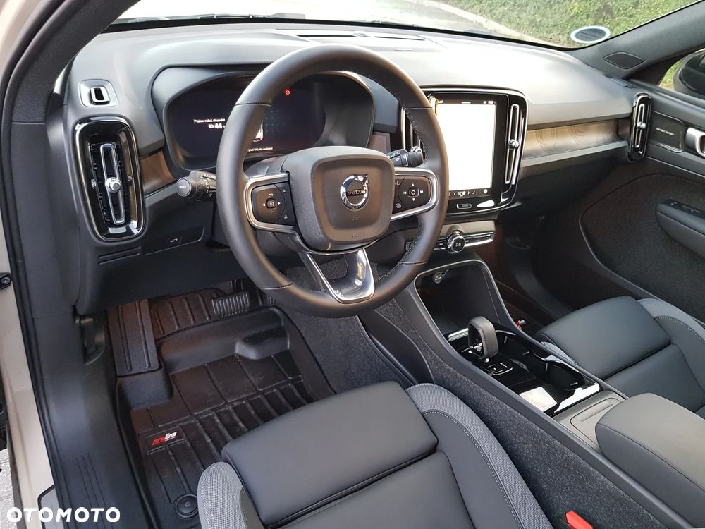 Volvo XC 40 Recharge 82 kWh Single M Extended Range RWD Plus - 11