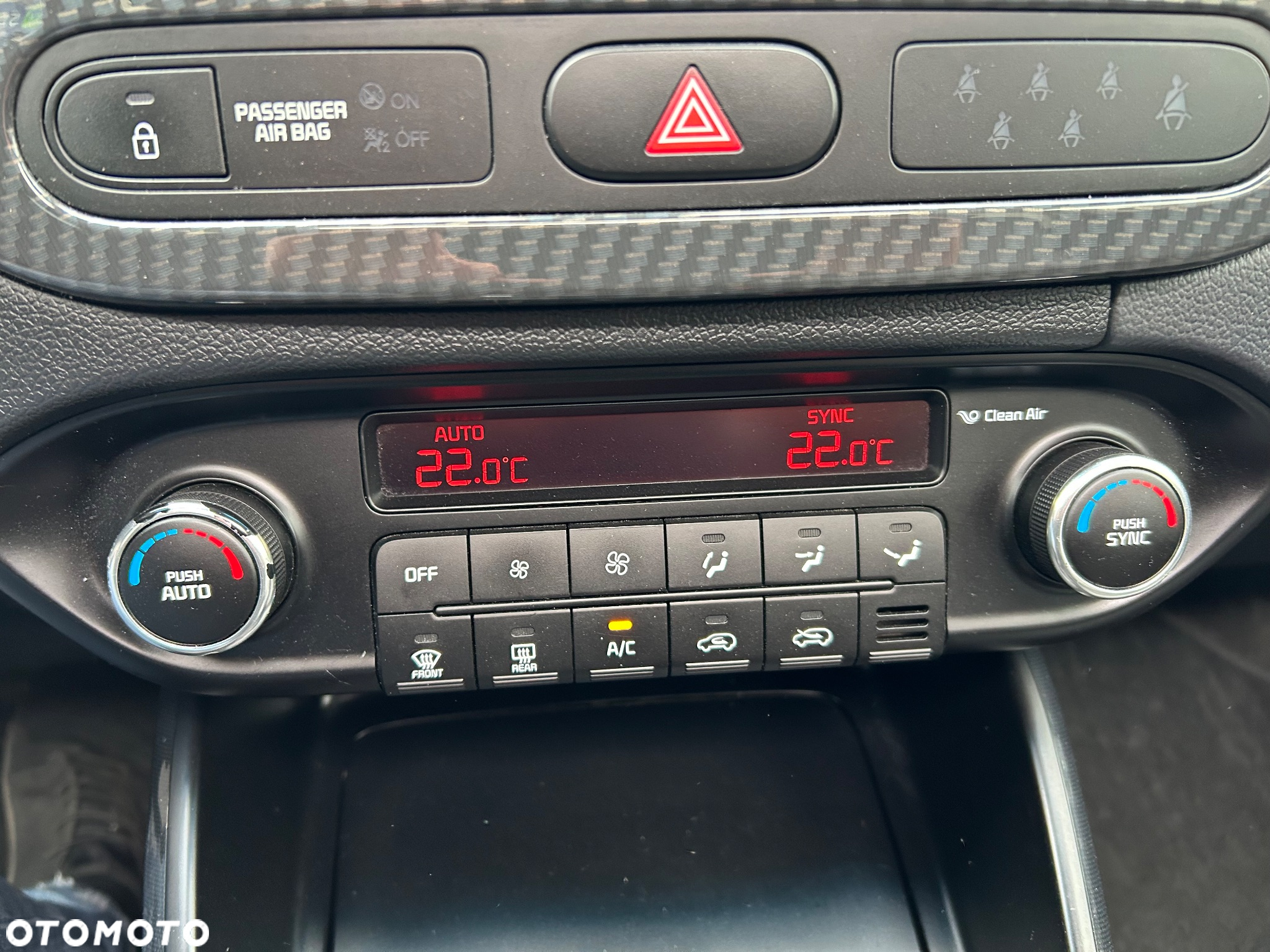Kia Carens 1.7 CRDi L 7os DCT - 36