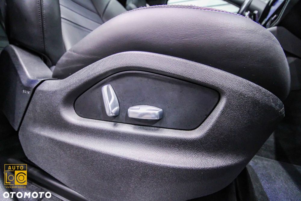 Porsche Cayenne Coupe Platinum Edition - 36