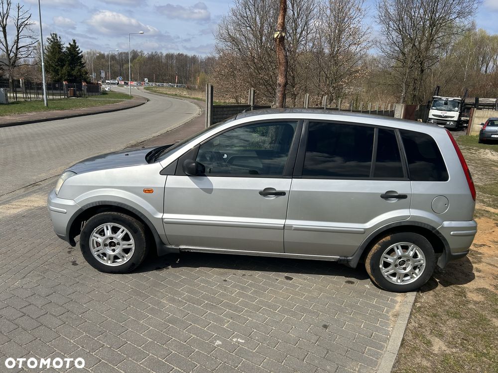 Ford Fusion 1.4 + - 8