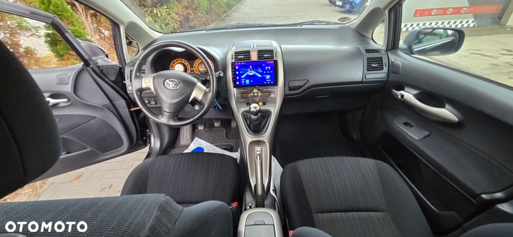Toyota Auris 1.6 VVT-i Executive - 32