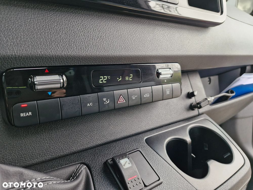 Mercedes-Benz Sprinter - 22