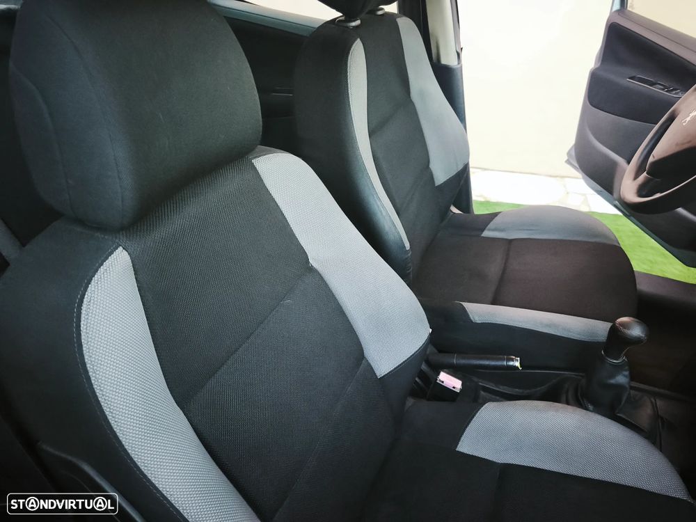 Peugeot 207 1.4 HDi Premium - 19