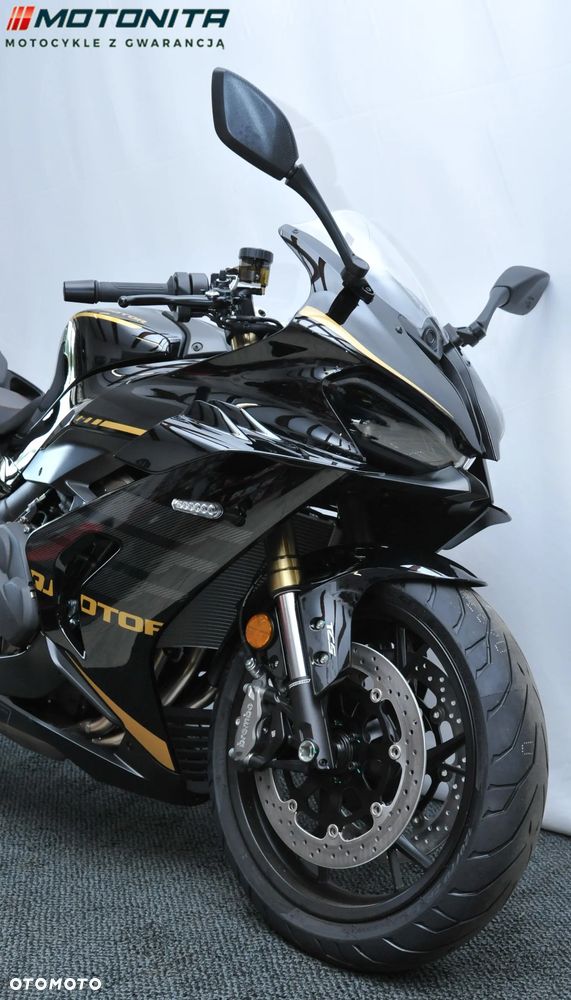 QJMOTOR SRK 800RR - 14