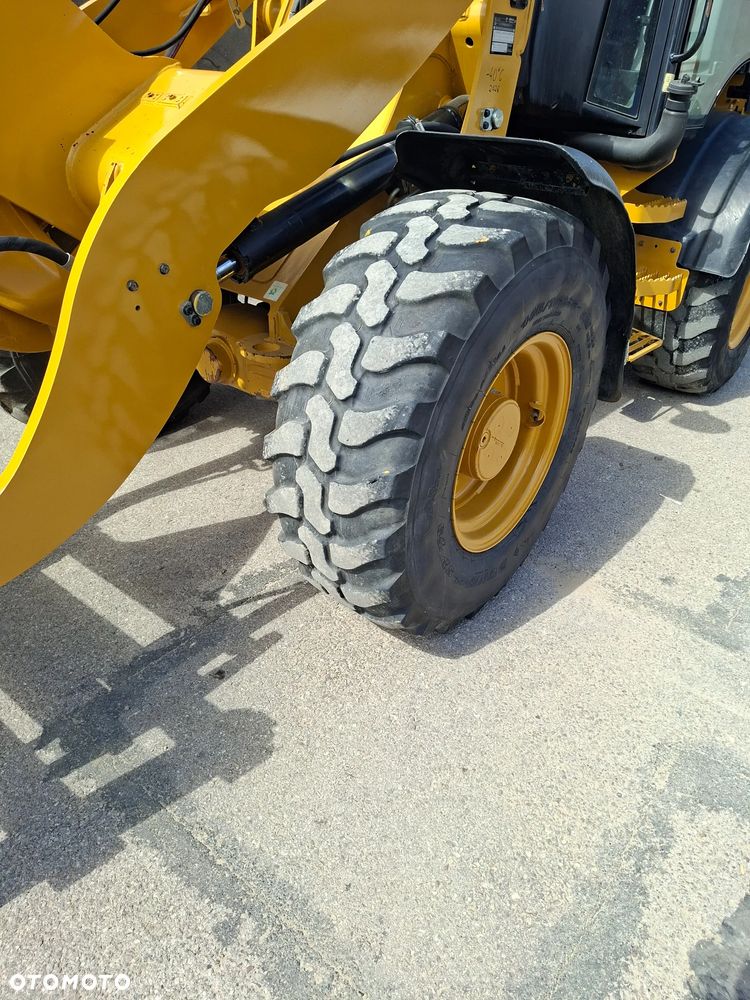 Caterpillar CAT 908 M - 15