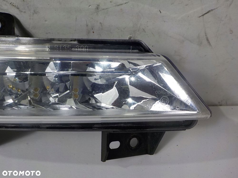 RENAULT MEGANE III LAMPA PRZÓD LISTWA HALOGEN LED DRL PRAWY S135-300 - 2