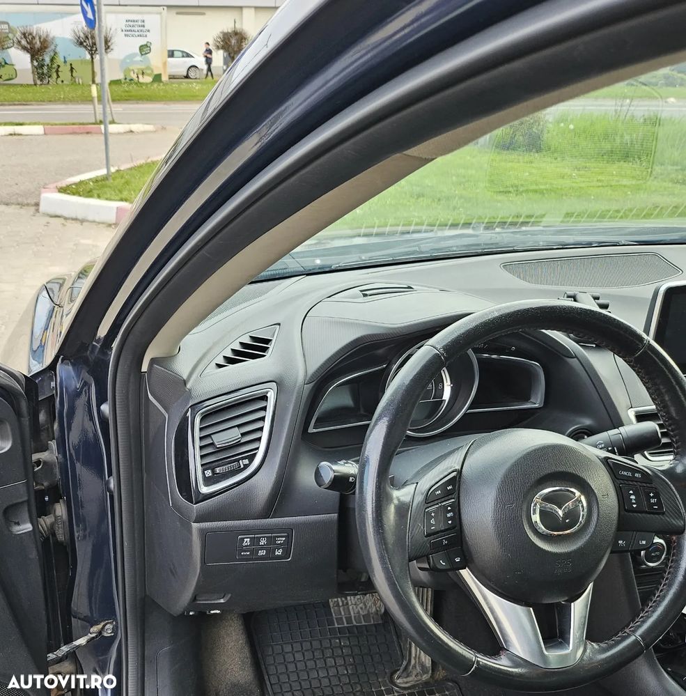 Mazda 3 - 8