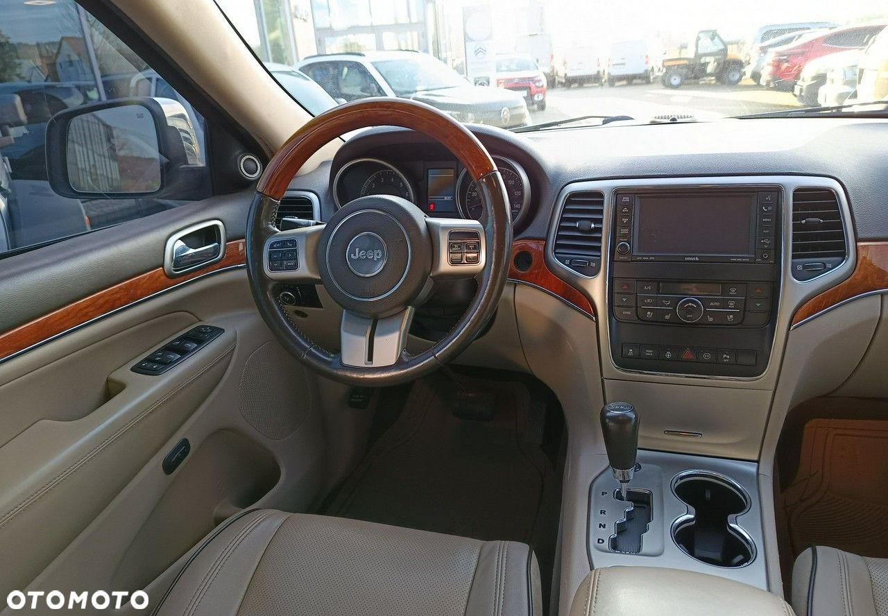 Jeep Grand Cherokee - 11