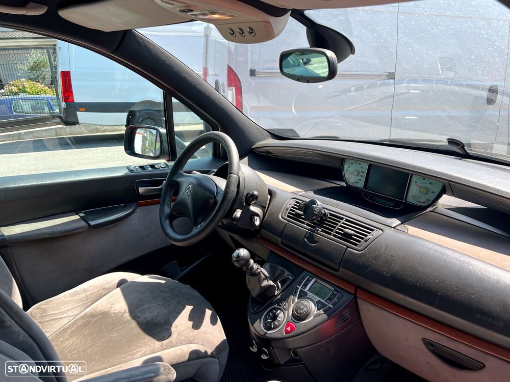 Citroën C8 2.2 HDi 16V Exclusive - 14