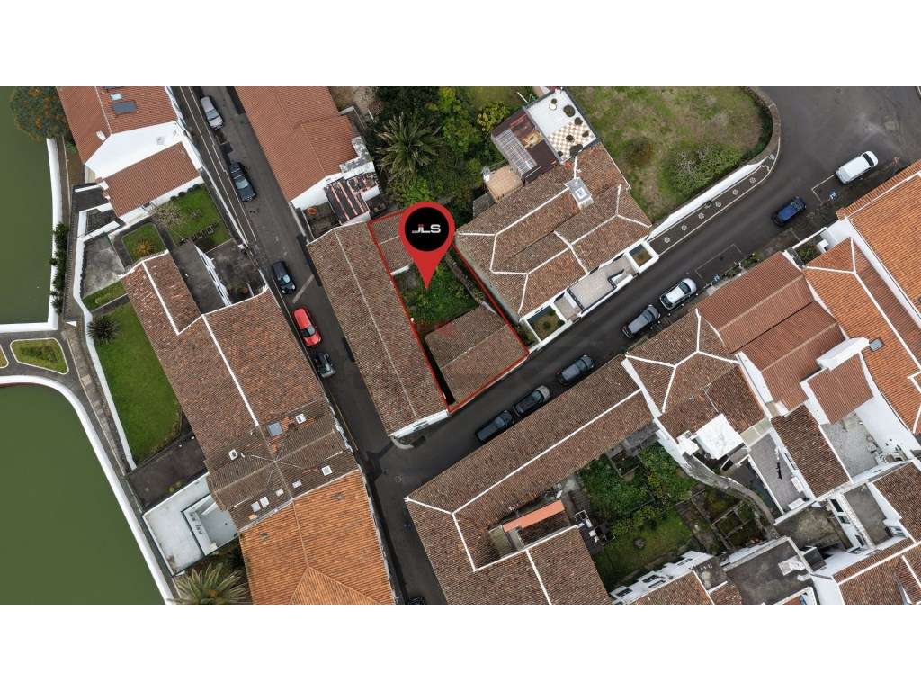 Oportunidade Única: Moradia para Remodelar no Coração de Santa Cruz... - Grande imagem: 5/21