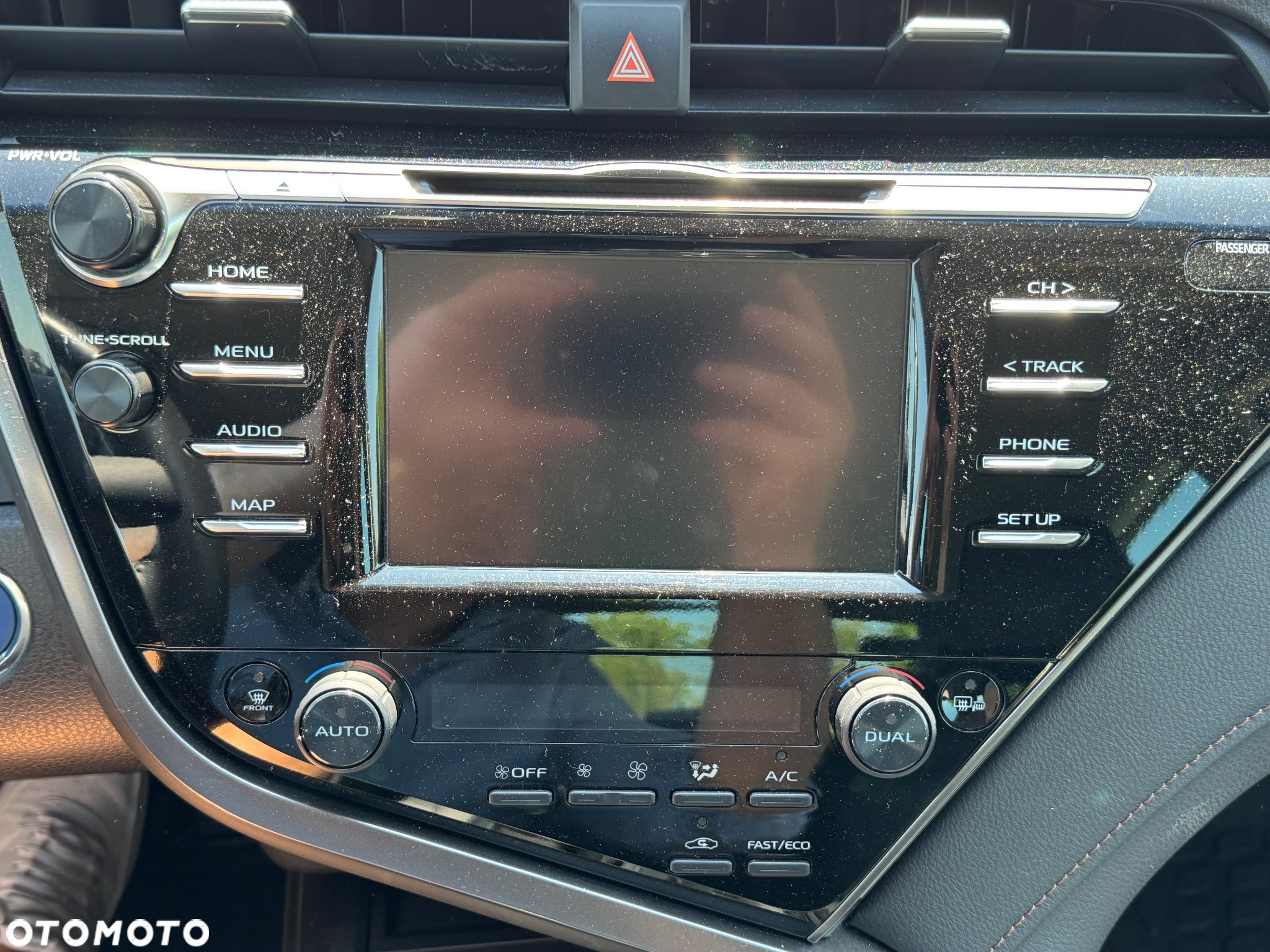 Toyota Camry 2.5 Hybrid Executive CVT - 27