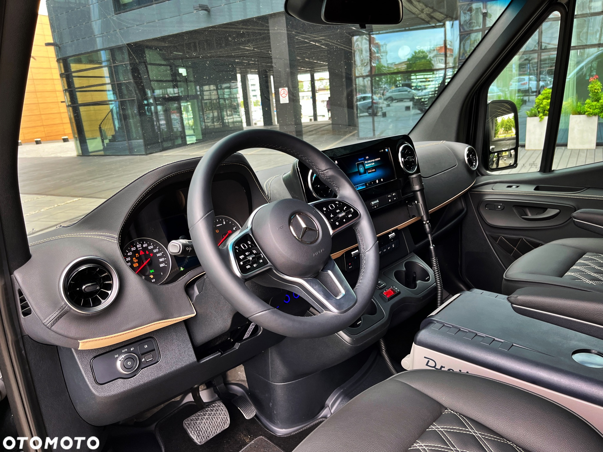 Mercedes-Benz Sprinter - 18