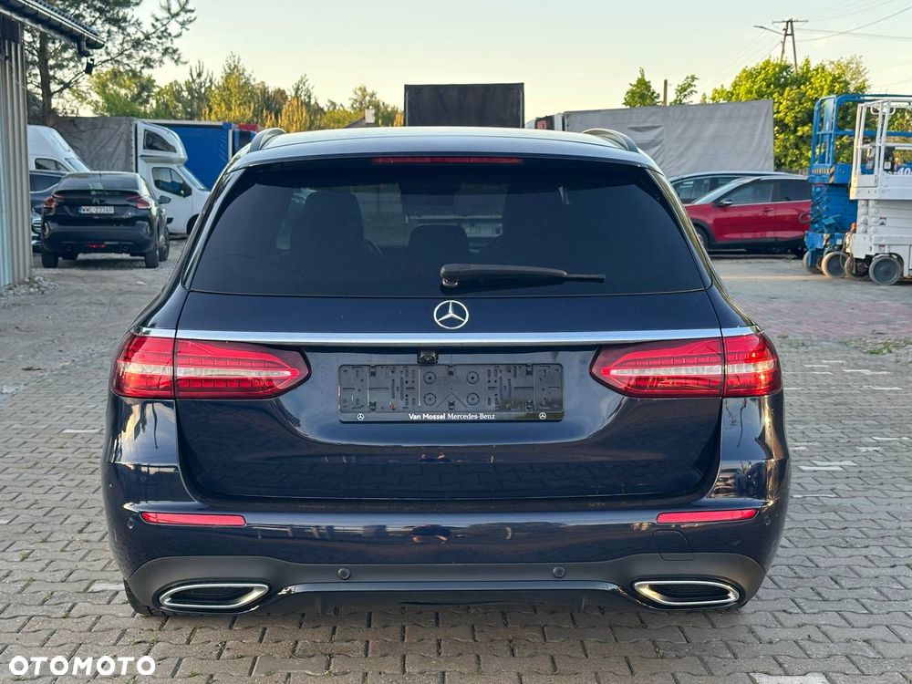 Mercedes-Benz Klasa E 200 9G-TRONIC AMG Line - 9