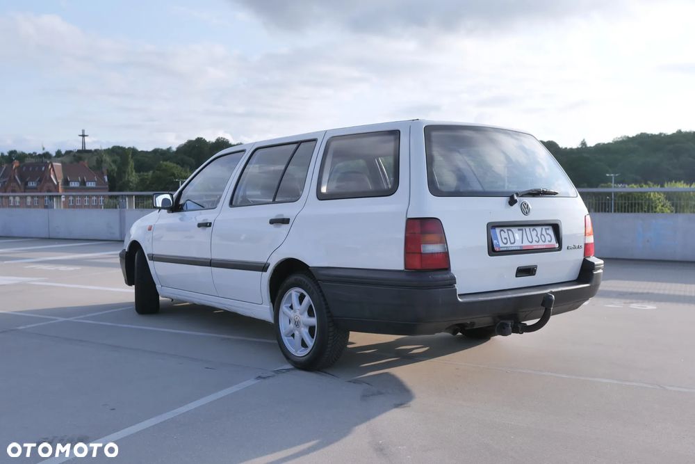 Volkswagen Golf 1.4 CL - 18