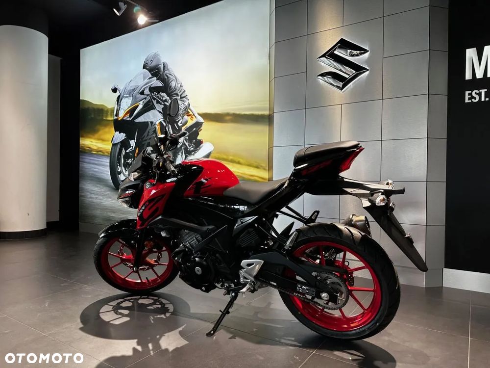 Suzuki GSX - 11