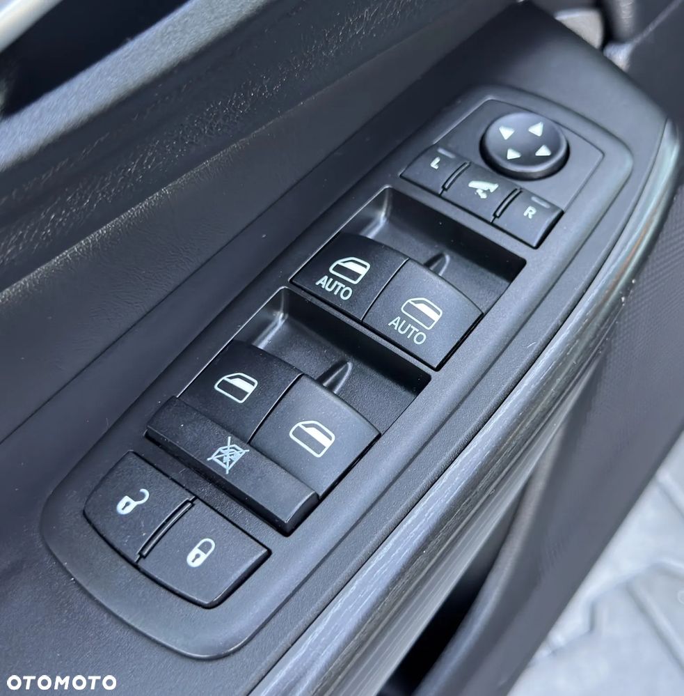 Jeep Cherokee - 18