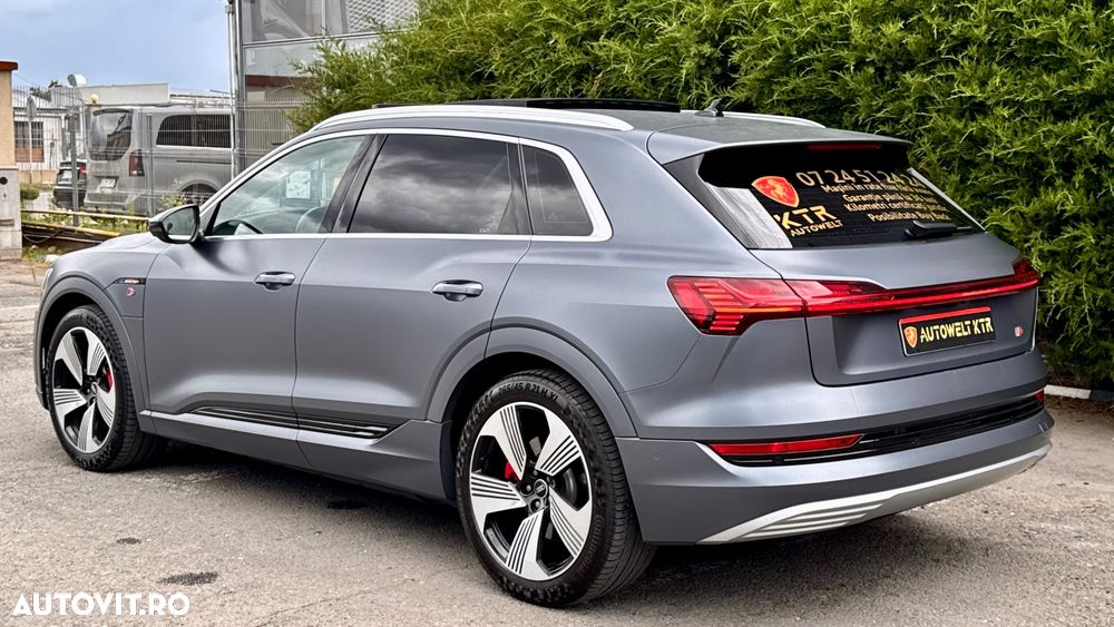 Audi e-tron - 4