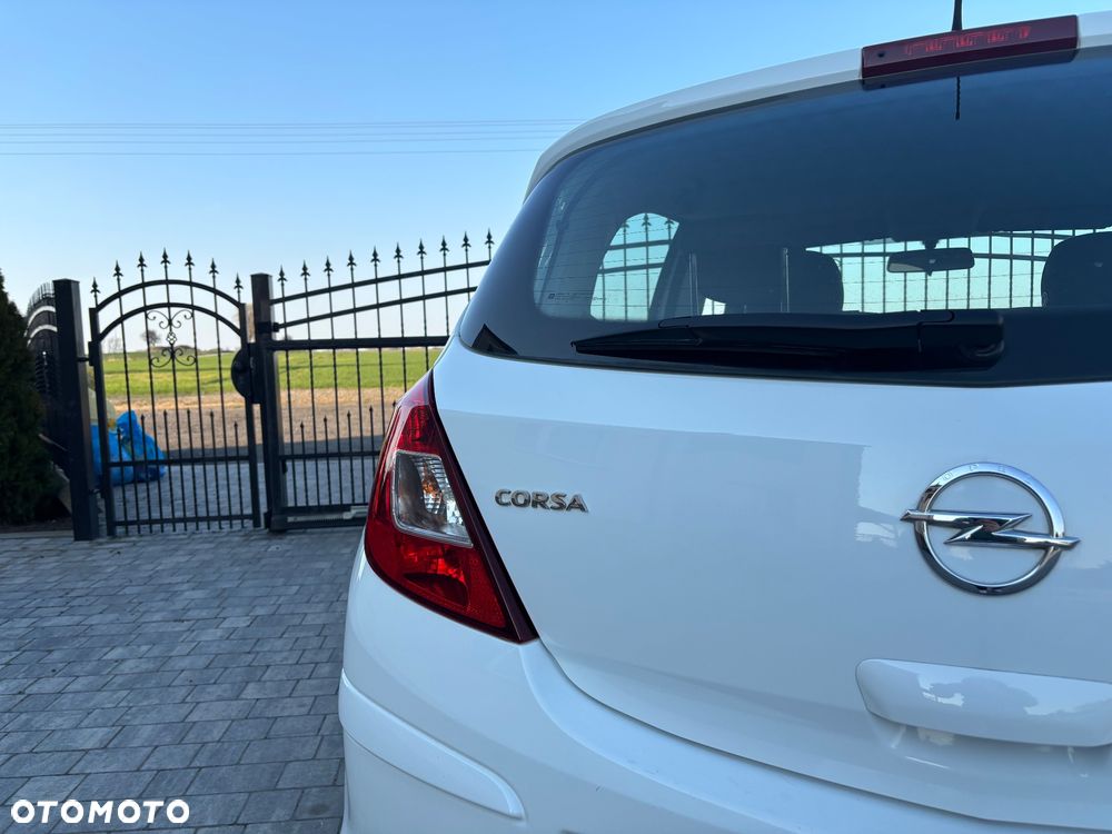 Opel Corsa 1.2 16V Essentia - 33