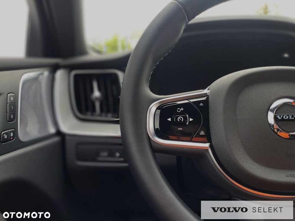 Volvo XC 60 - 8