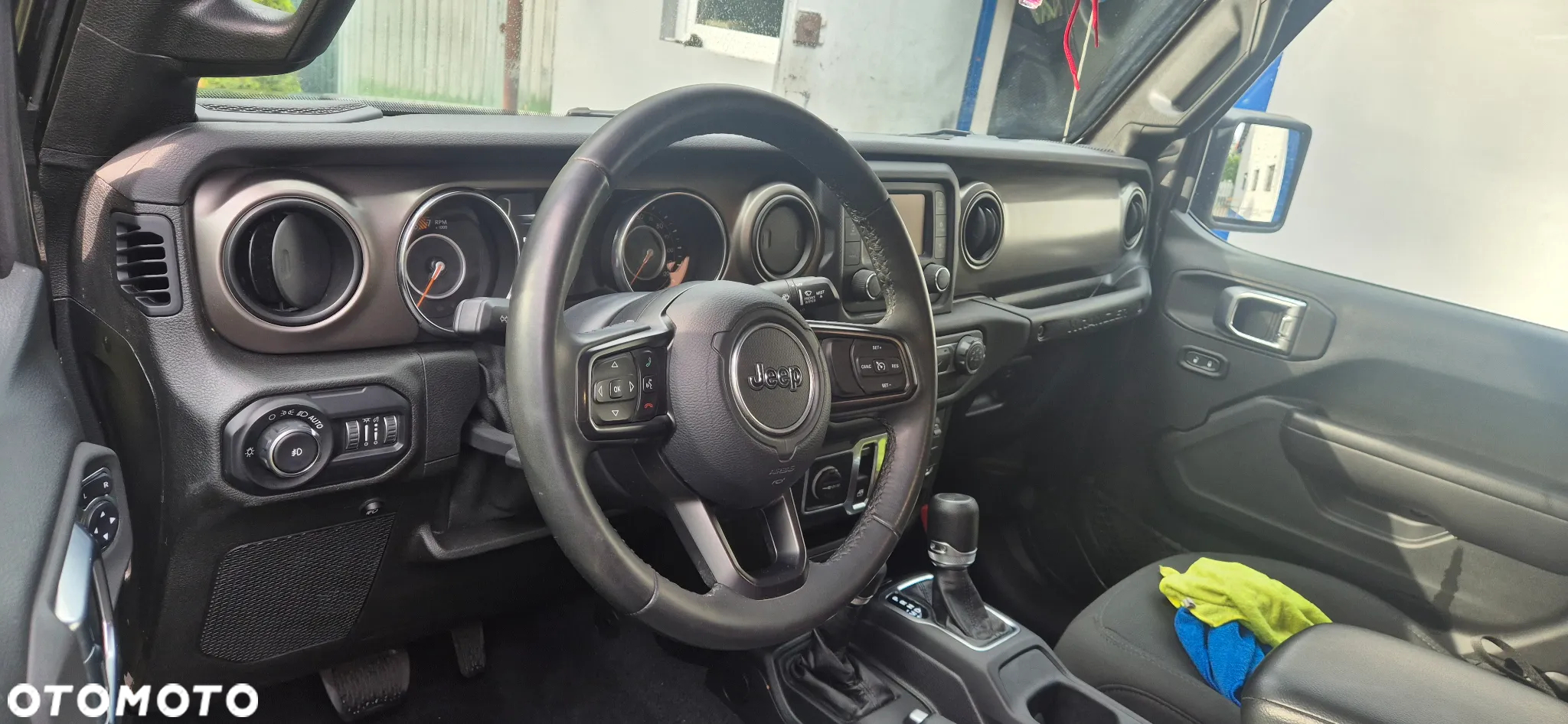 Jeep Wrangler - 33