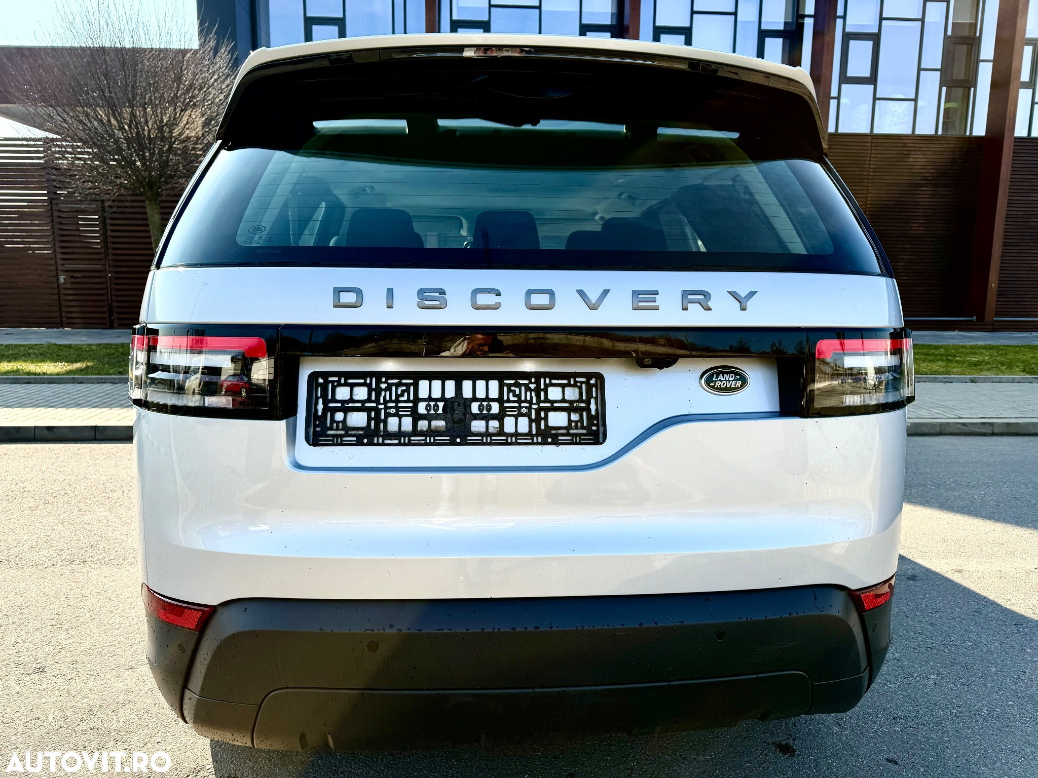 Land Rover Discovery 2.0 L TD4 HSE - 5