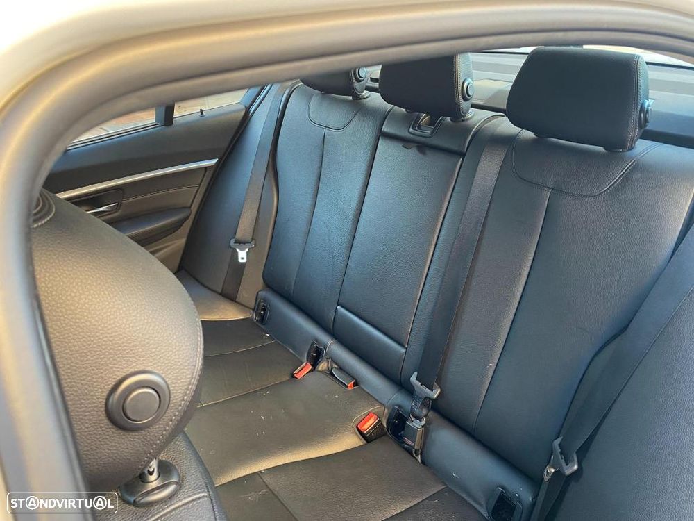 BMW 330 e iPerformance Line Sport - 9