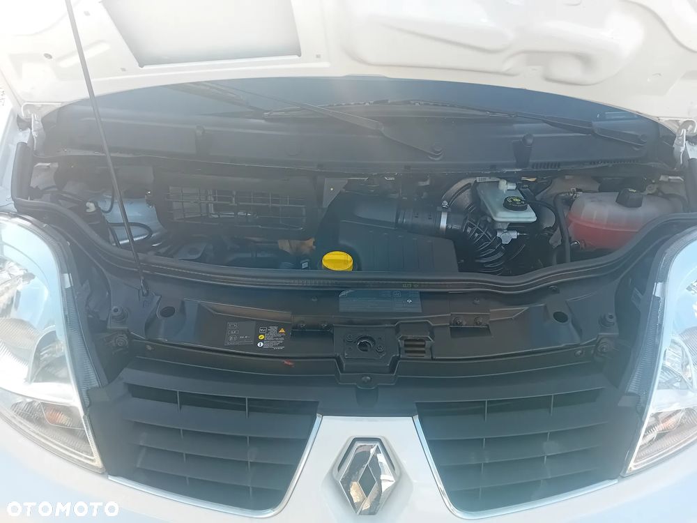 Renault Trafic - 25
