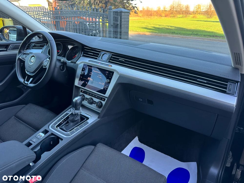 Volkswagen Passat 2.0 TDI SCR DSG Comfortline - 15