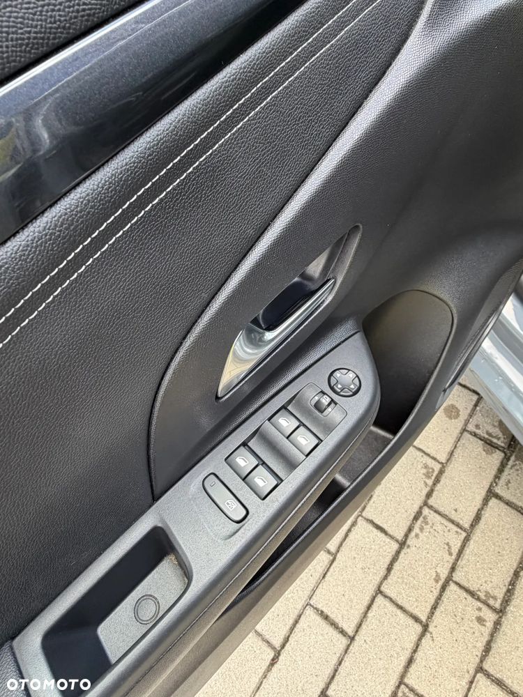 Opel Corsa 1.2 T mHEV EdCT - 10