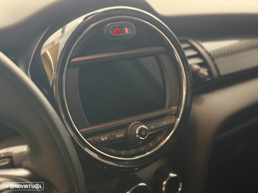 MINI 3 Portas Cooper SE Essential - 25