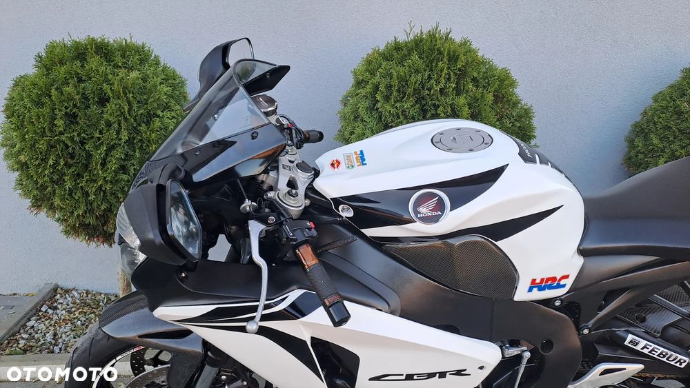 Honda CBR - 32
