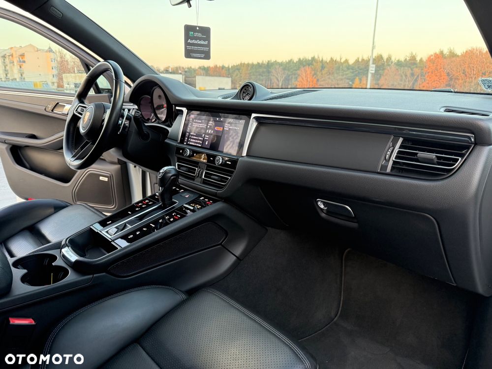 Porsche Macan Standard - 30