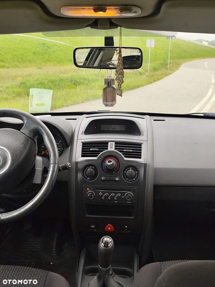 Renault Megane 1.6 16V Authentique - 9