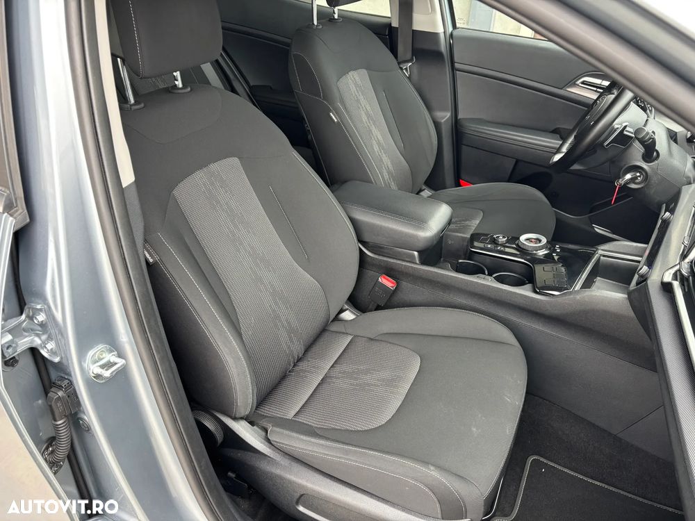 Kia Sportage 1.6 T-GDI HEV 6AT 4x2 Style - 38