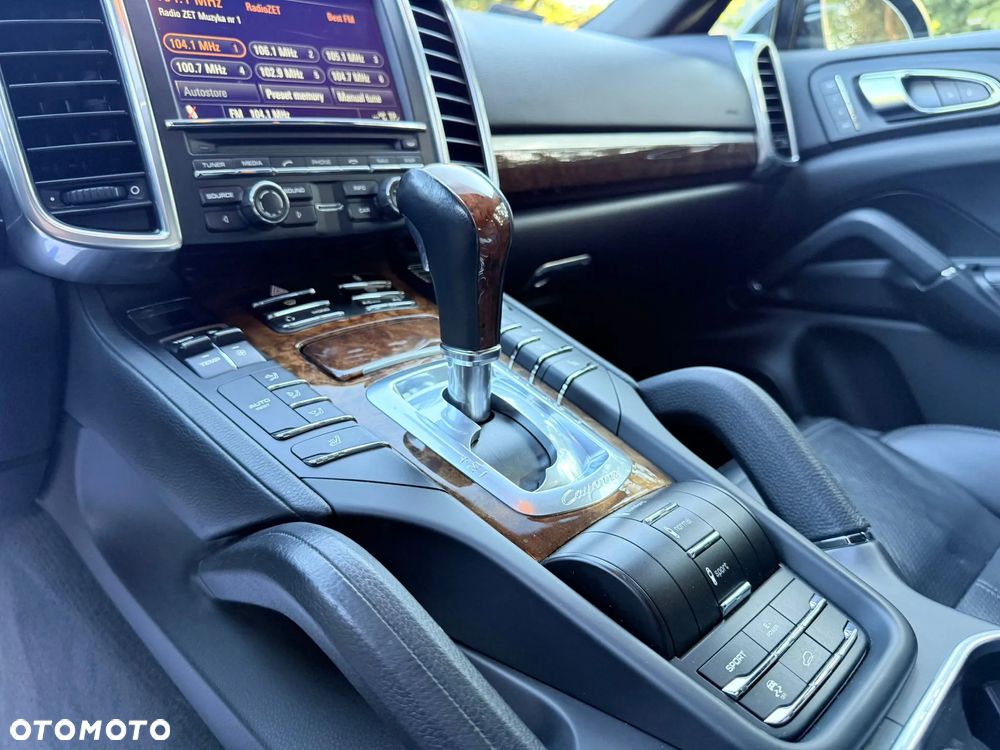 Porsche Cayenne S Hybrid - 18