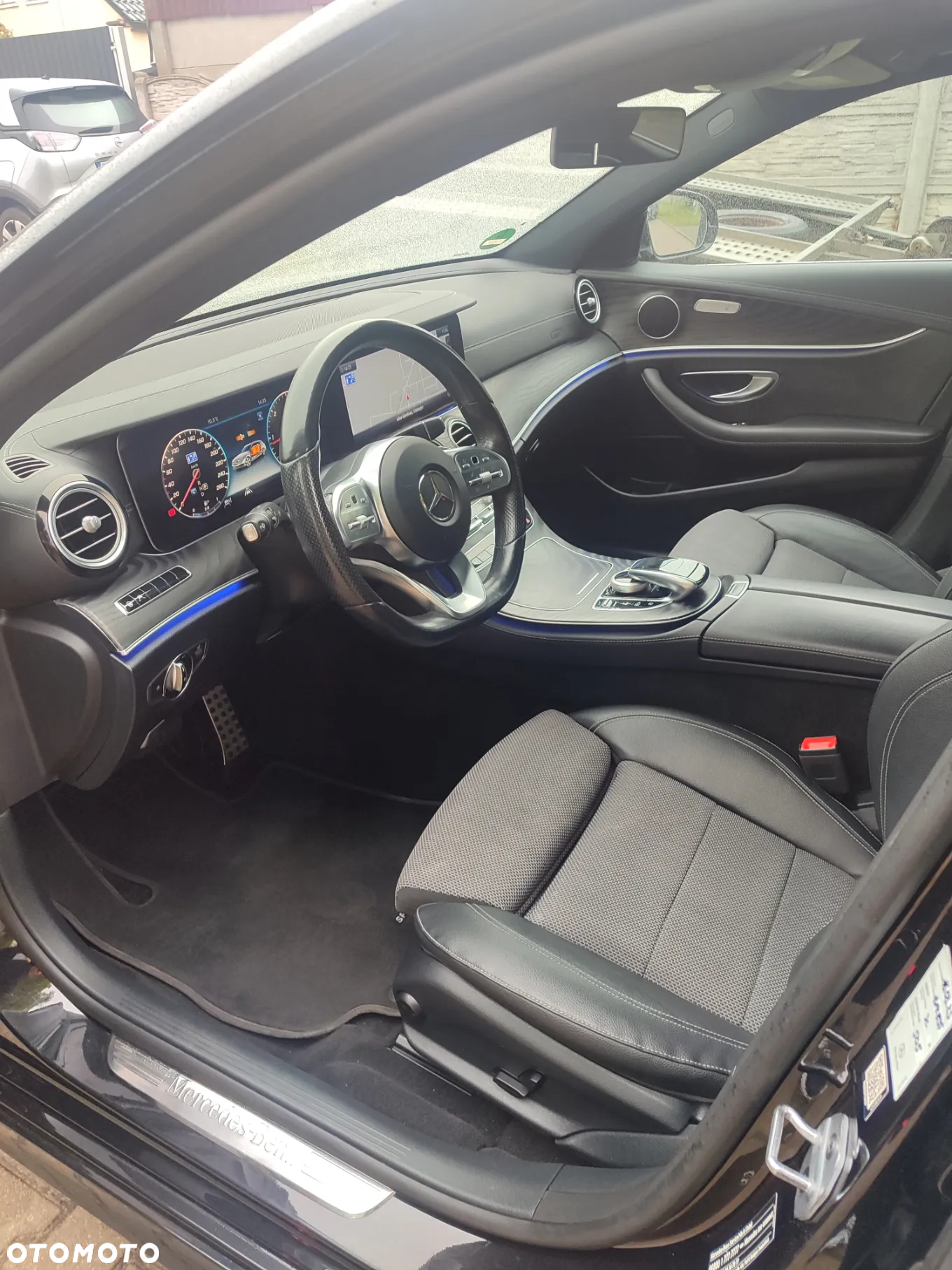 Mercedes-Benz Klasa E 300 d T 9G-TRONIC - 21