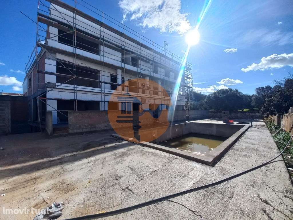 T2 com piscina no centro de Almancil. - Grande imagem: 3/23