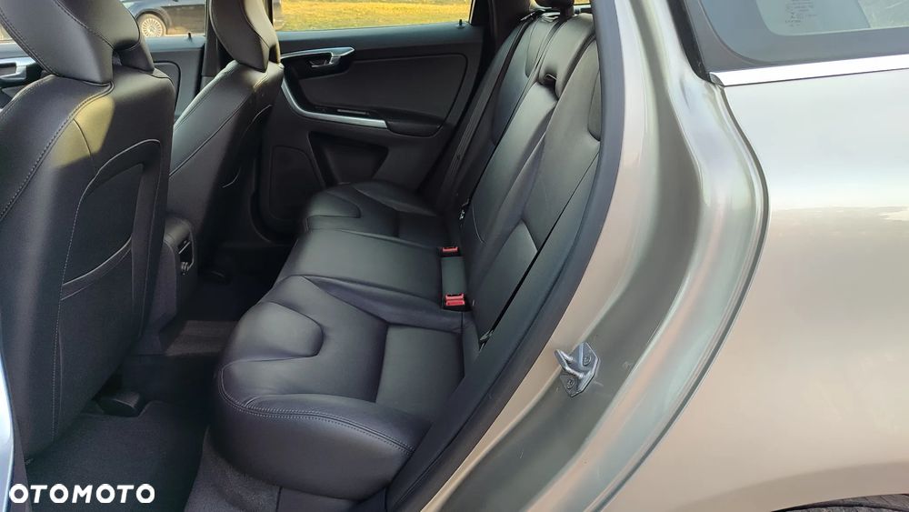Volvo XC 60 D3 Edition Pro - 29