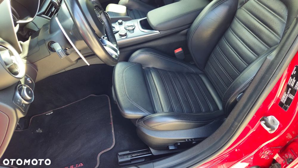 Alfa Romeo Giulia 2.0 Turbo Veloce Q4 - 23