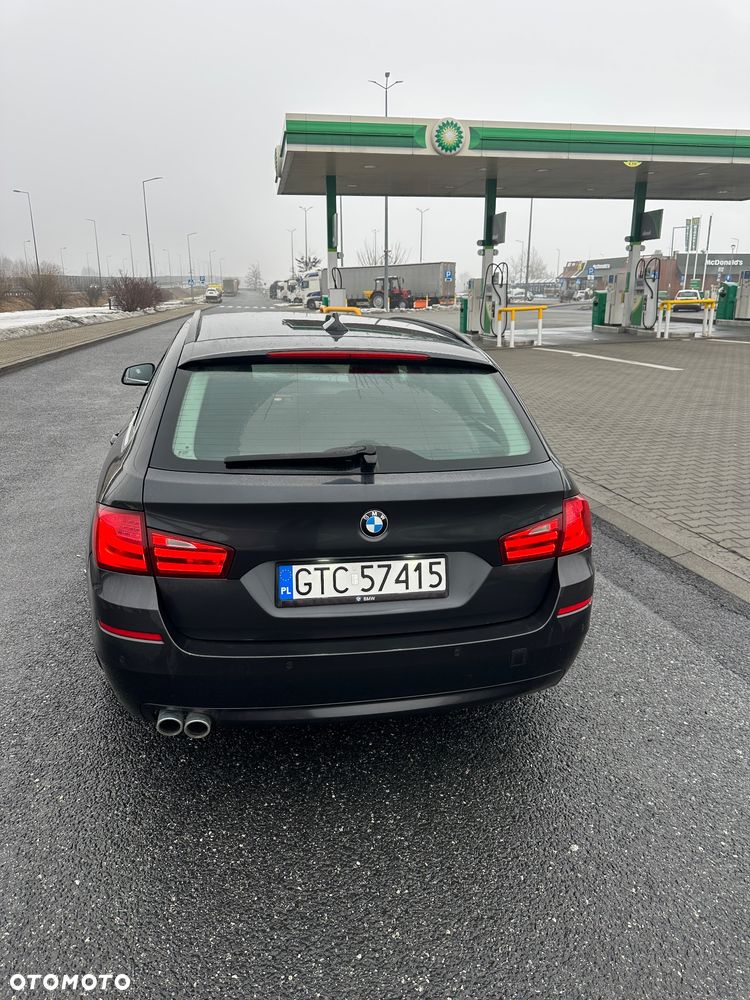 BMW Seria 5 525d xDrive - 8