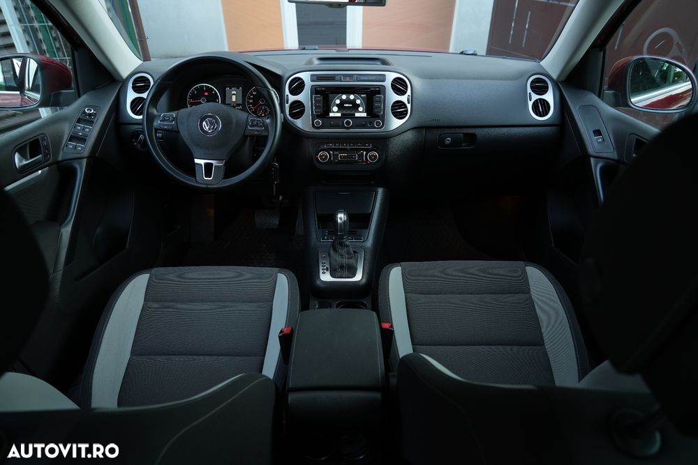 Volkswagen Tiguan 2.0 TDI DPF 4Motion BlueMotion Technology DSG Lounge Track & Style - 5