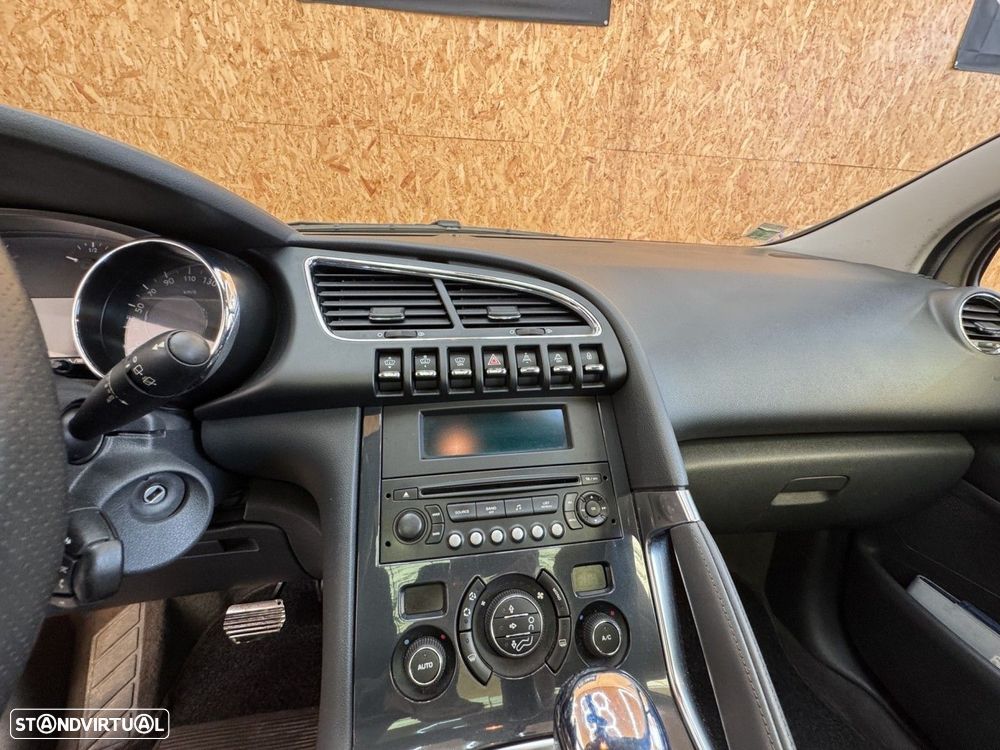 Peugeot 3008 1.6 HDi Executive CMP6 - 23