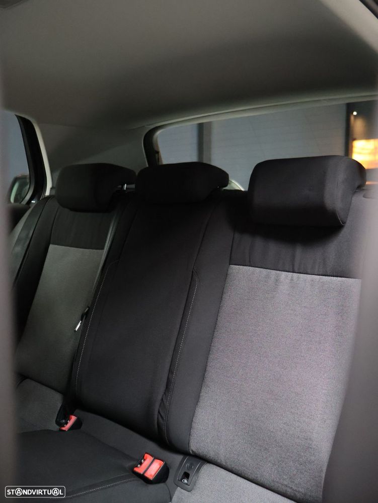 VW Golf 1.6 TDi BlueMotion Confortline - 9