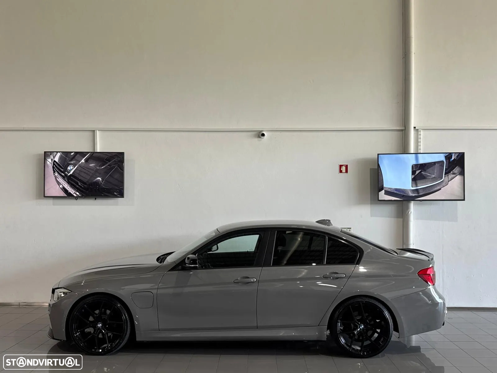 BMW 330 e iPerformance Pack M - 18