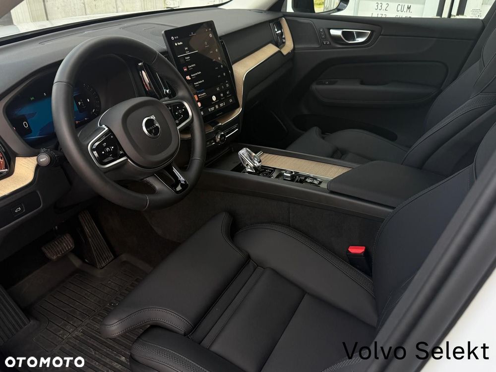 Volvo XC 60 B5 B AWD Plus Dark - 11
