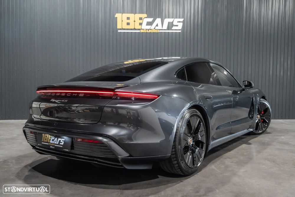 Porsche Taycan 4S - 39