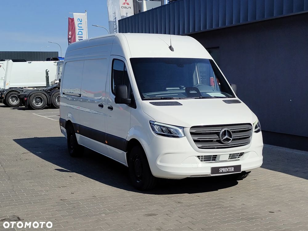 Mercedes-Benz Sprinter - 4