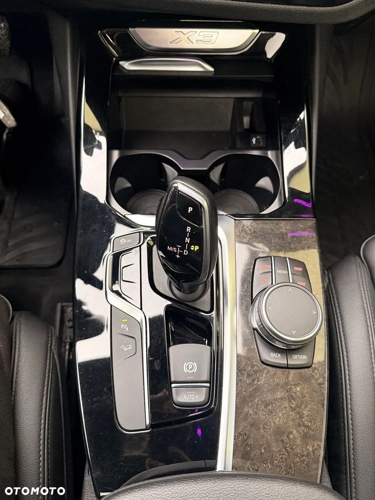 BMW X3 xDrive30i Advantage sport - 11