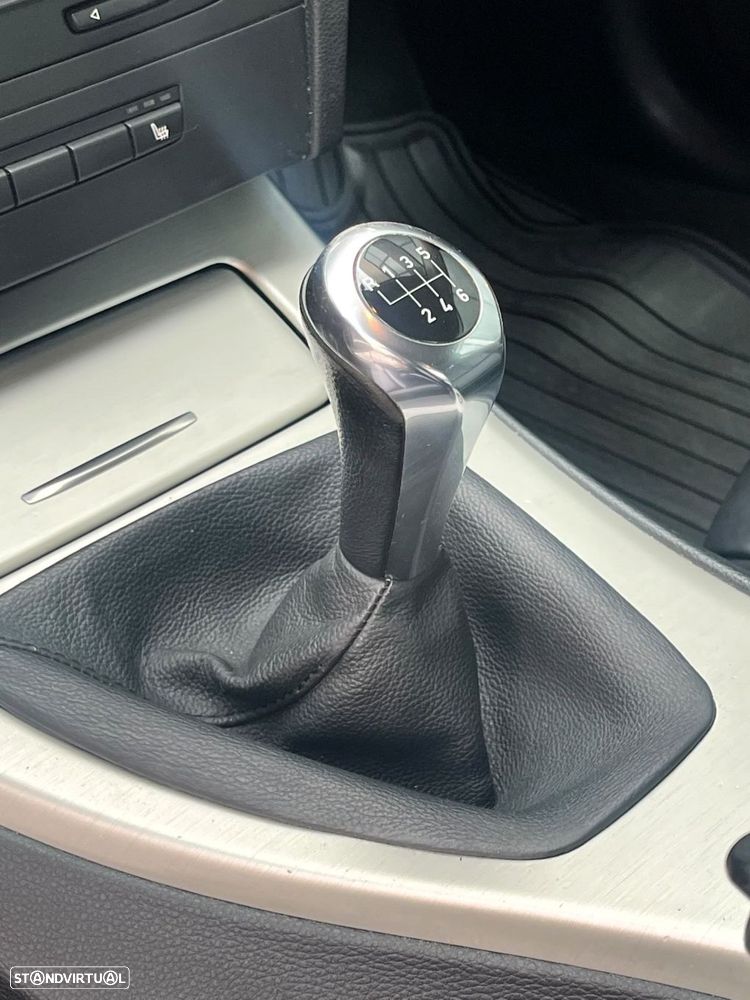 BMW 330 i - 21
